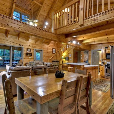K6 Lodge Gather Around The Firepit Soak In The Hot Tub And Splash In The Creek Blue Ridge Exterior foto